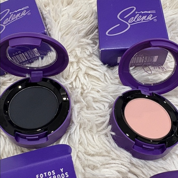 MAC COSMETICS SELENA COLLECTION - Picture 2 of 5